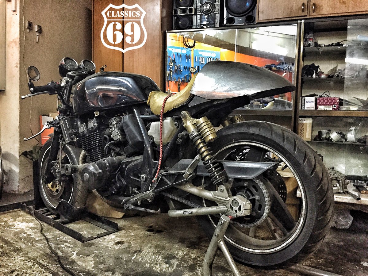 classics_69's tweet image. Our Toys. Cafe Racer пока что в процессе...
#69classics #custom #caferacer #kawasaki #zrx #motorcycle #biker