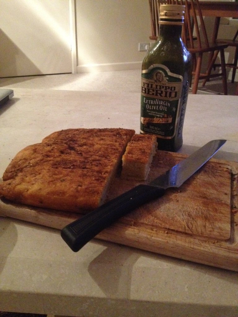 laurencheapdate's tweet photo. TV night with beau, snacking on homemade Mexican spiced #vegan #focaccia #homebaking #veganbakery #fitbodyproject https://t.co/BfDrX54G0S