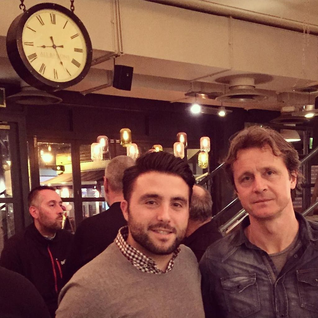 avtv's tweet photo. Petit resto avec l'adjoint de Rémi Garde
#me #reginaldray #secondcoach #astonvilla #avfc #french #restaurant #socc… https://t.co/1lnyYLUsza