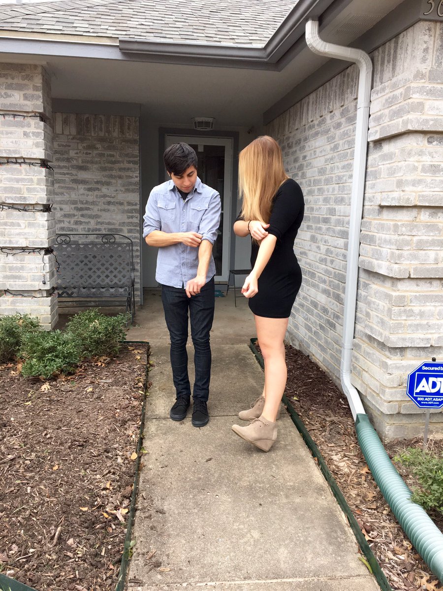 smurfyykayy's tweet image. Someone has to have perfectly rolled sleeves for the picture..so I like to make fun of him #mynerd