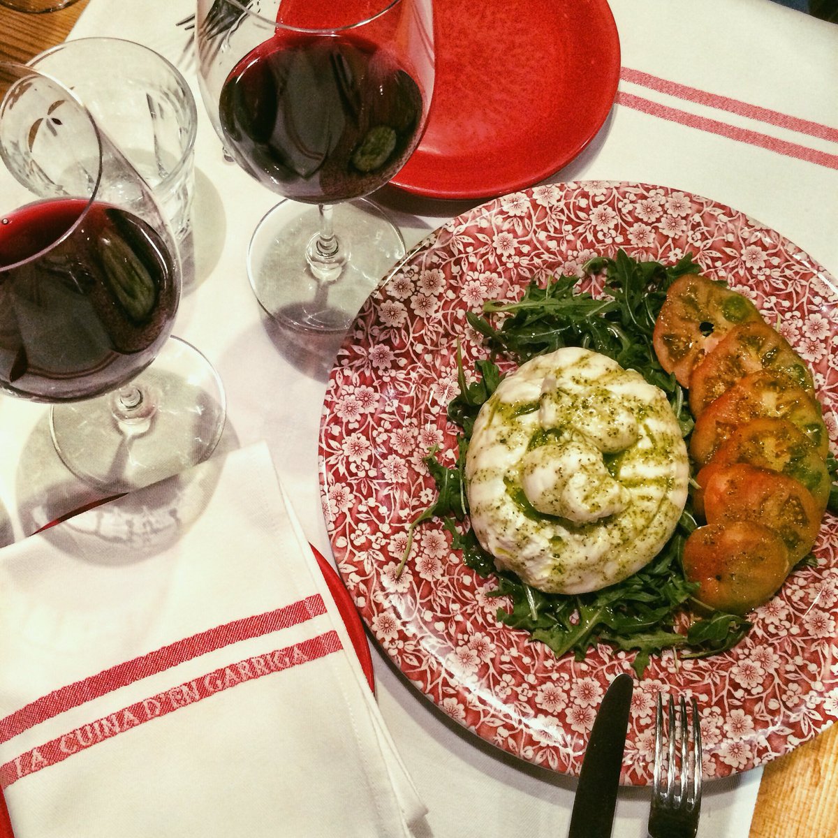 A disfrutar con esta burrata fresca by <a href="/Garrigaskitchen/">lacuinadengarriga</a> 👍 #foodie #barcelona