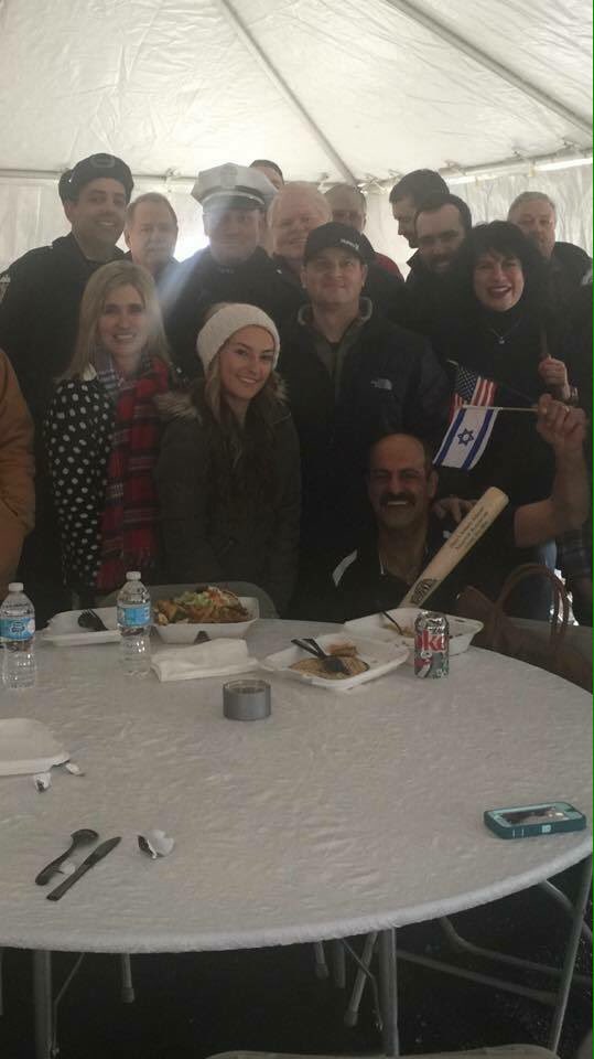 ColumbusPolice's tweet image. Not only do our officers protect &amp;amp; serve, they support. Nazareth Restaurant &amp;amp; Deli 1st day open since machete attack