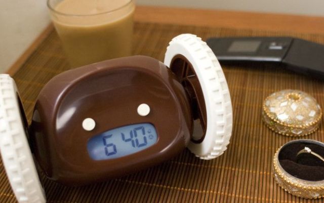 gadget_italia's tweet image. Insegui Clocky, la sveglia che scappa via diggita.it/v.php?id=15195… #gadget