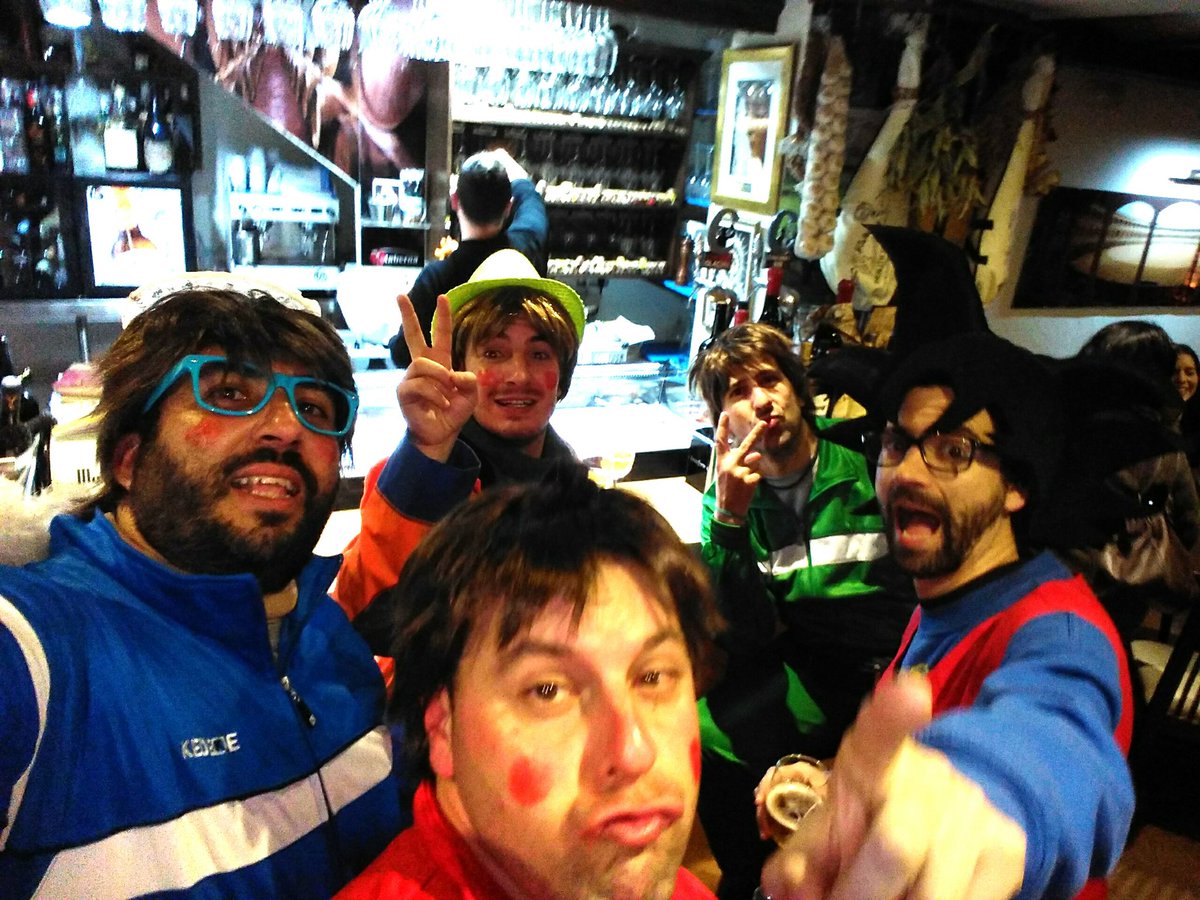 CuartetoRonda's tweet photo. Y por fin nos hicimos un selfie con nuestro @luisitorilke. https://t.co/DpBvINln7h
