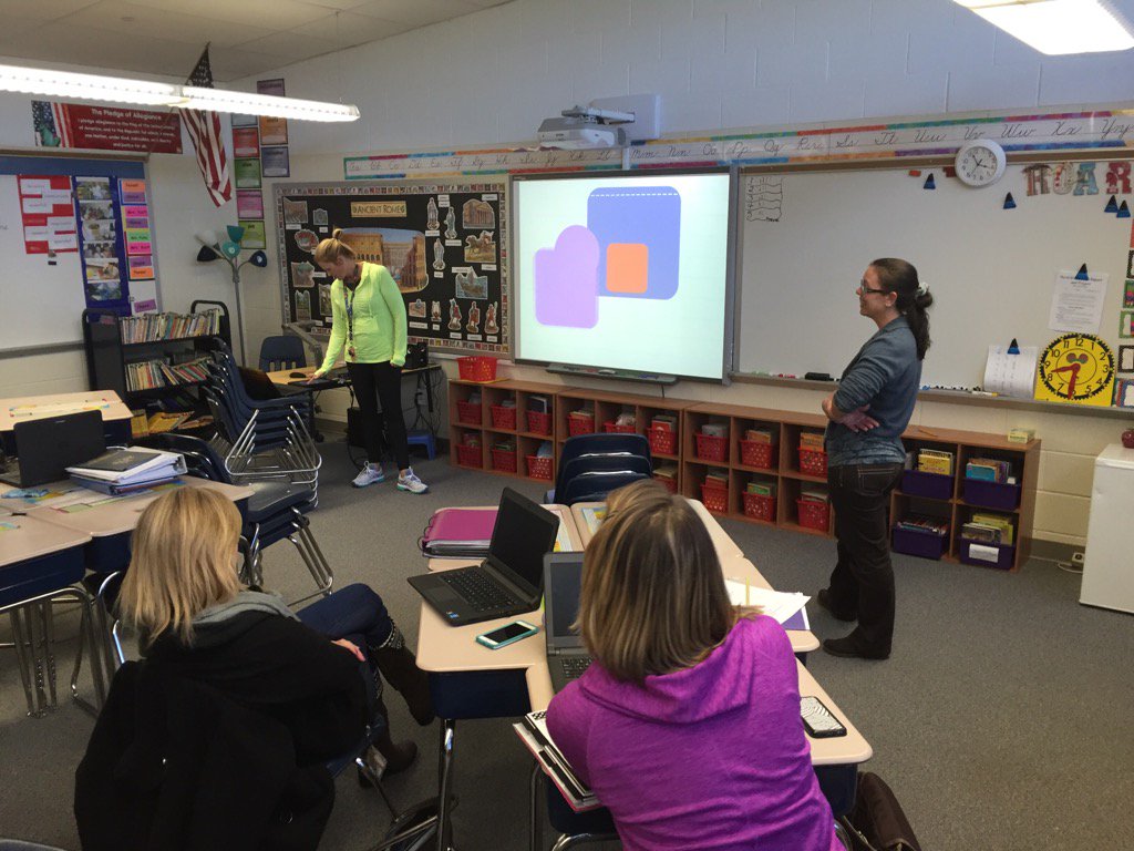 mfosterpsd's tweet image. @PoudreSchools Lisa leads a peer share-out about the APP she created for Kinder using TinyTap! #teachtechpsd