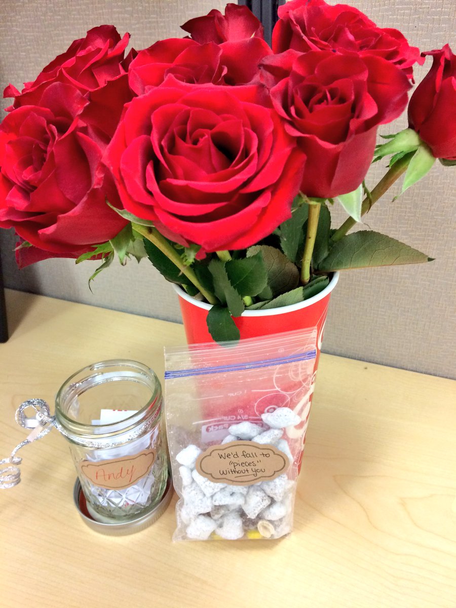 stein_katie's tweet photo. 🌹+✉️+🍭= the beginning of team lead appreciation week! @redman_michelle @domcolosimo #weloveourtls https://t.co/Z5jKA4S5ep