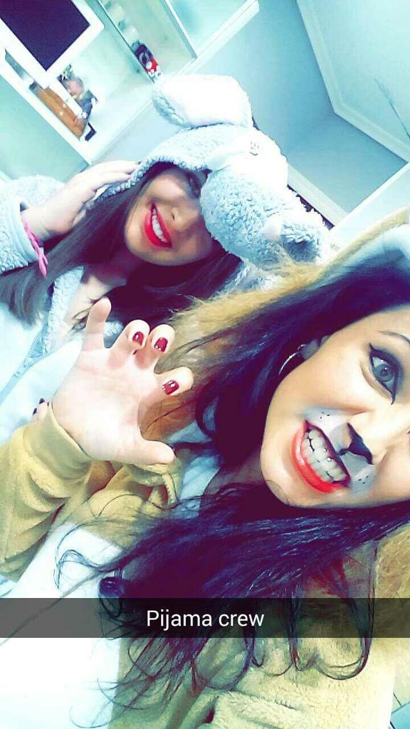carmeeenrc19's tweet photo. 🐯🐘💖 https://t.co/fvOBrWc2vV