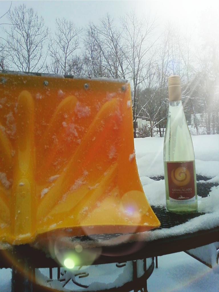 CountyWineGirl's tweet photo. My reward after an hour of snow shoveling, a glass of @PortofLtownWine! #wine #maryland #snow #somd #lovesmc https://t.co/tsFmWFUS4W