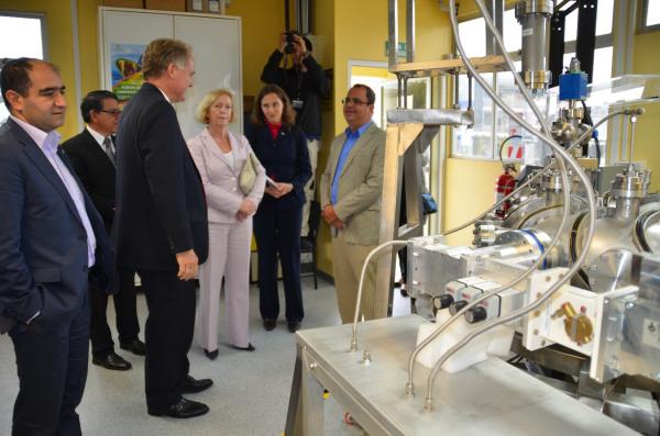ptcr_cr's tweet photo. Costa Rica y Alemania firman acuerdo de colaboración científica https://t.co/hGDhWZZS0p @_conecta2020 https://t.co/i3F14lxpa6
