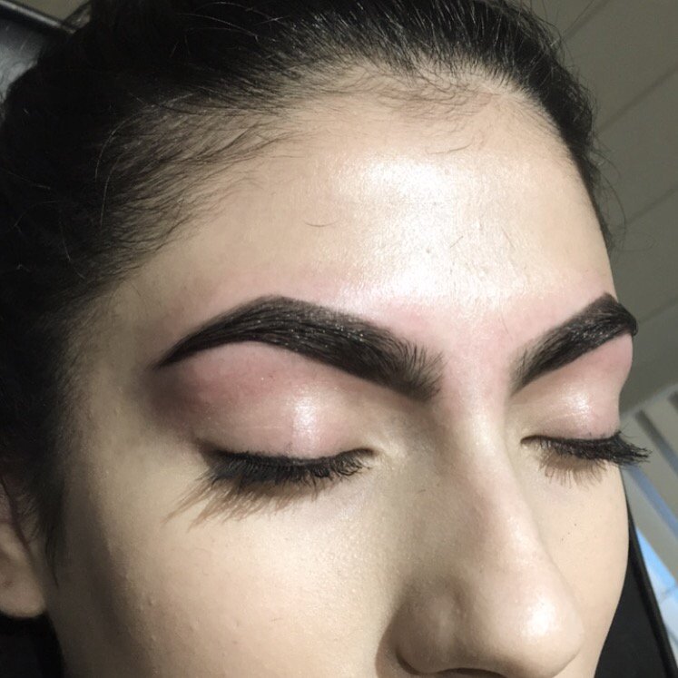 thebrowtech's tweet photo. Love a Brunette Brow #dark #eyebrows 👌🏼 https://t.co/0jTMVjCboQ