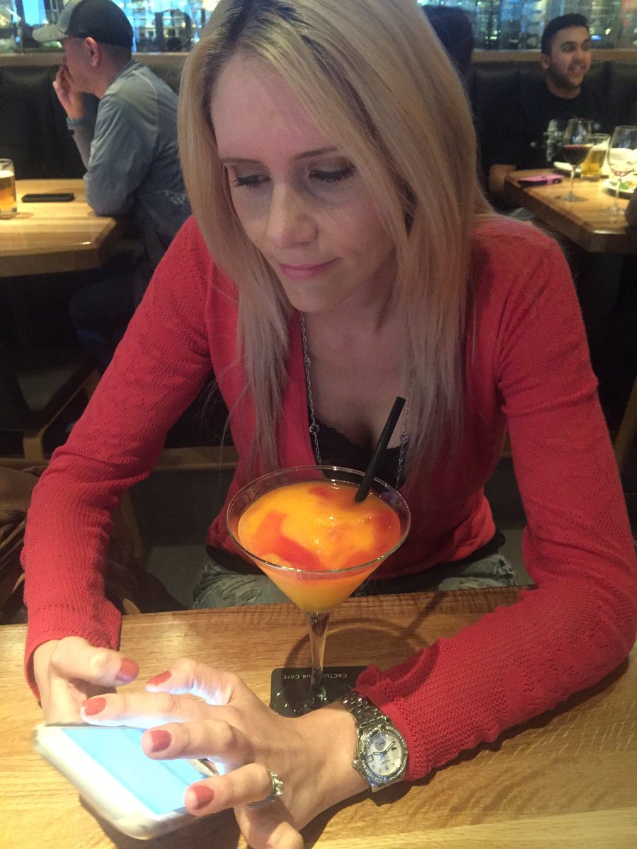 joanne_angels's tweet image. Have I told you how much I love my &quot;work&quot;? #AlwaysHustling 
💖🐝