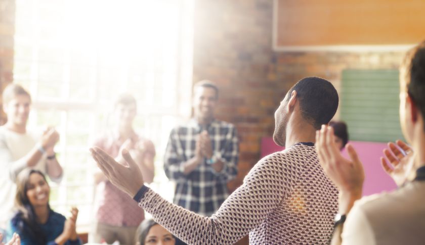 FortuneMagazine's tweet photo. 6 ways you can be a better speaker in 2016 https://t.co/1sGL8JKjV1 https://t.co/8TxuwVEcsE