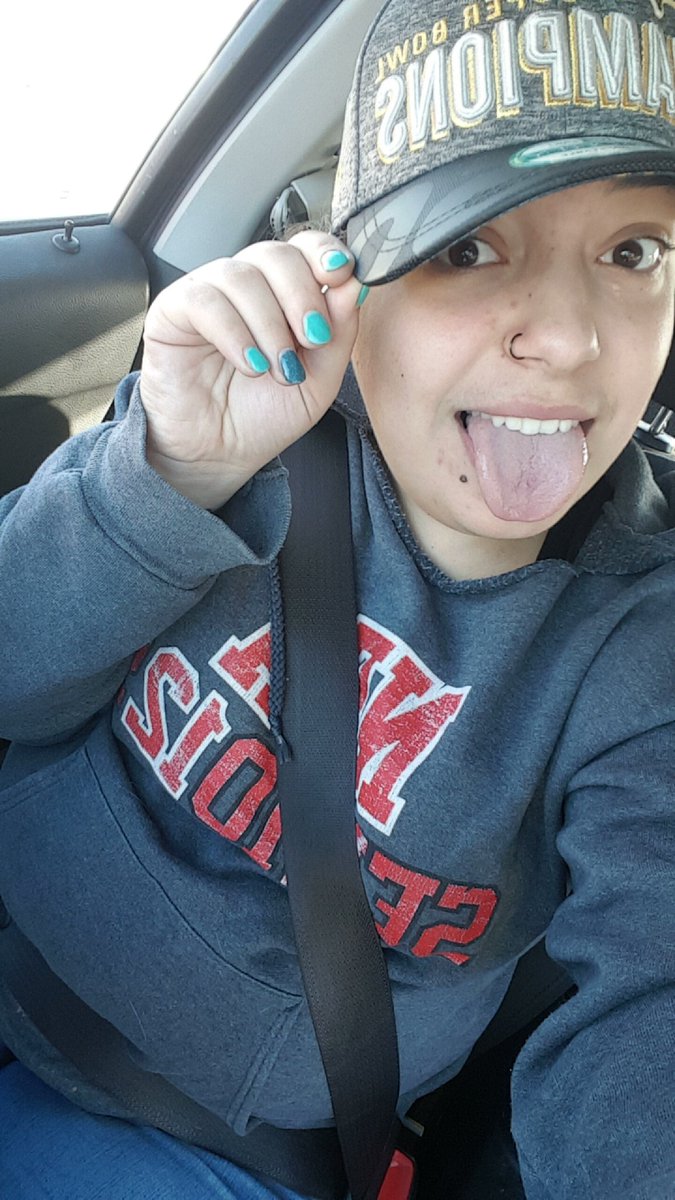 jequav's tweet image. Babes valentine's day gift came in the mail today and I look way cuter in it than he would