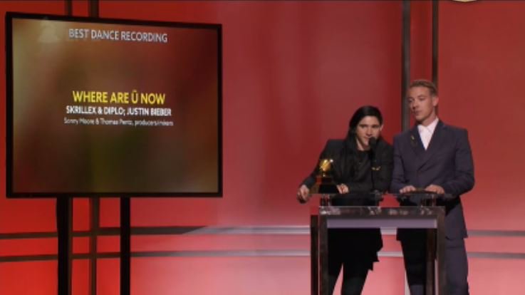 RecordingAcad's tweet photo. .@Skrillex & @diplo accept the #GRAMMY for Best Dance Recording "Where Are ร Now" #GRAMMYs https://t.co/S9n5j3bRI4 https://t.co/rV4AypHZWC