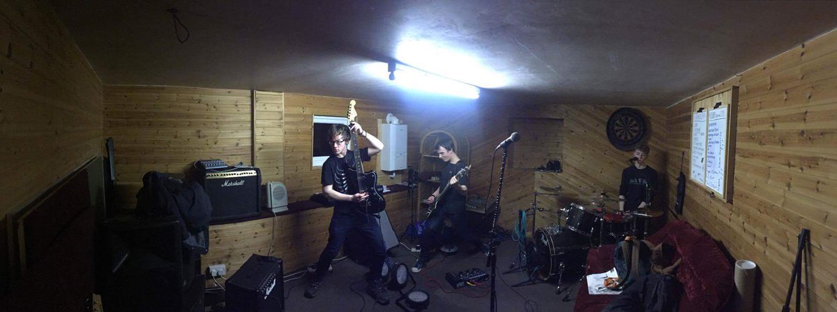 thelidsband's tweet photo. :) having fun :) rocking https://t.co/YEKbziBI1I