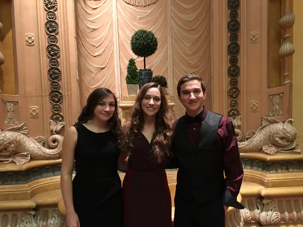 Taking the kids to #Grammys2016. Boy, they have a nice dad. 😊