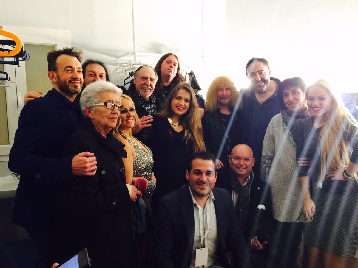 joaquin1hurtado's tweet photo. Madrid a los pies de  @lahungarasonia Una noche muy bonita!! @YUSAN_5 @tonintorero @Dobleaespectac @MedinaAzahara_ https://t.co/oob9YVxFOd