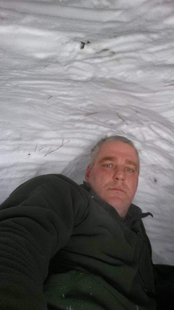 _survivalschool's tweet photo. Quinzee side &amp; inside view Have you ever built a quinzee? #survival #preppertalk #survivalist #prepper #preparedness https://t.co/jRTfV5PLe5
