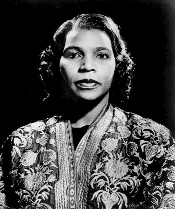 stylishbrother's tweet photo. On this day, February 17,1902, opera singer Marian Anderson was born. (via @blackfacts) #thestylishbrother https://t.co/4oGm6kYegv