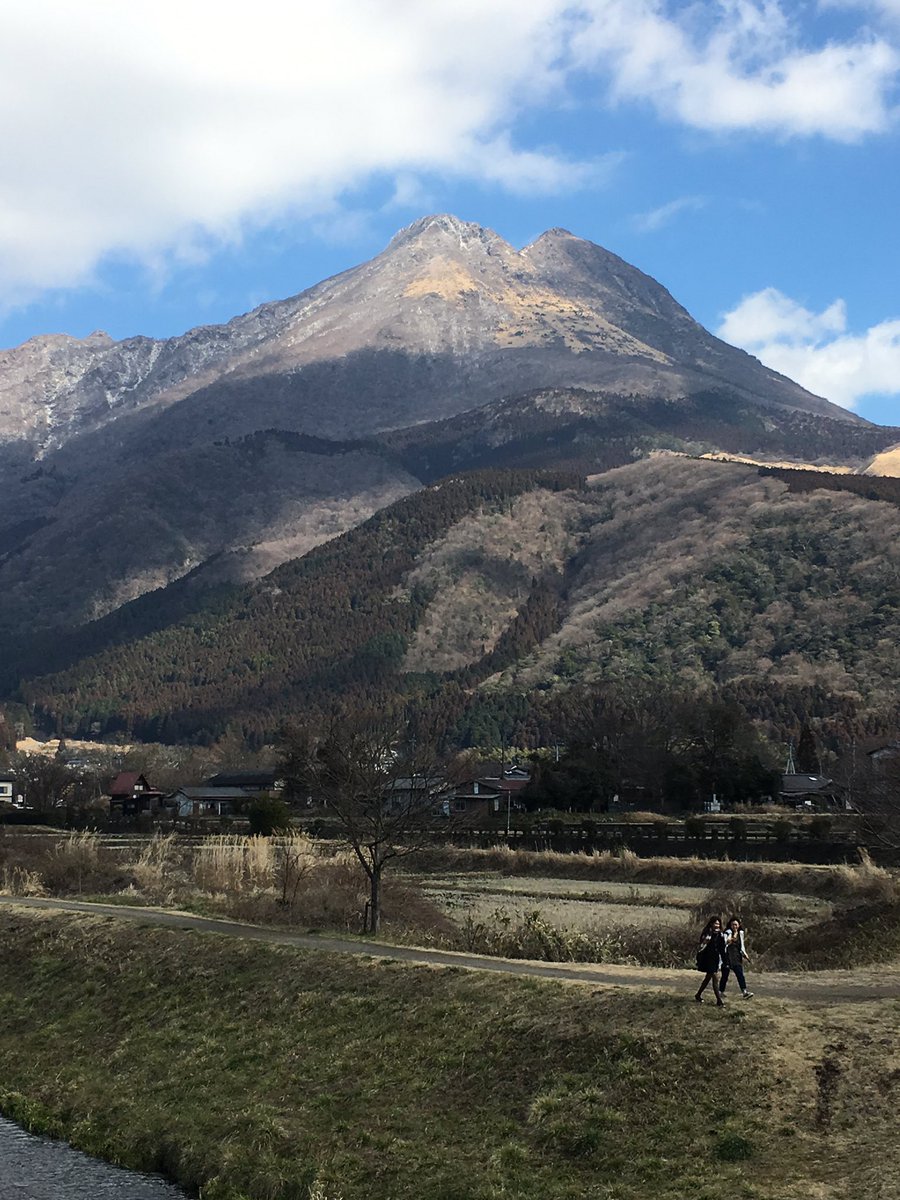 TRUST_jaejoong's tweet photo. 🚄 2/7 ▸▹ 2/9  卒業旅行 大分♨️
初九州！地獄温泉巡って足湯入ったり、初めて砂風呂、人力車、大きいドクターフィッシュ体験したり🎶
朝、温泉入りながら日の出も見れた🌅
食べ歩きも観光もみんなでワイワイ楽しかった💞💞 https://t.co/wWvWWinT8V