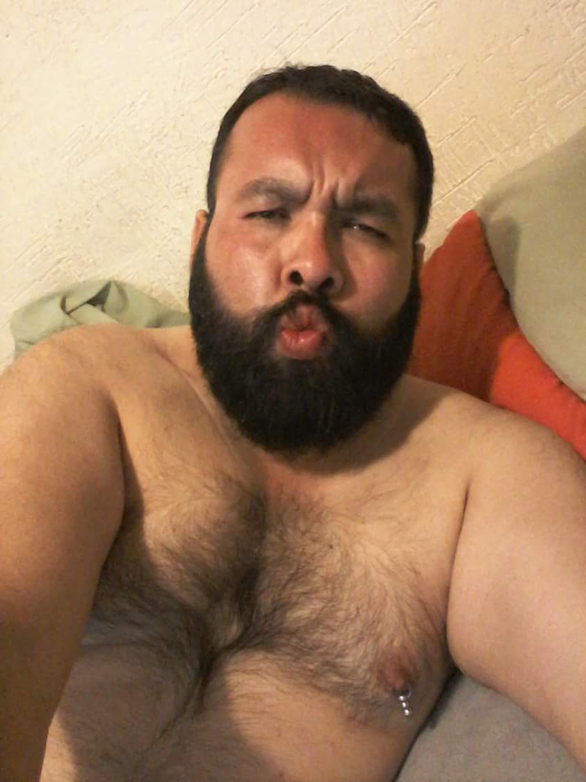 BEARUBEN's tweet photo. Beso de buenas noches https://t.co/JTnq7tF0dV