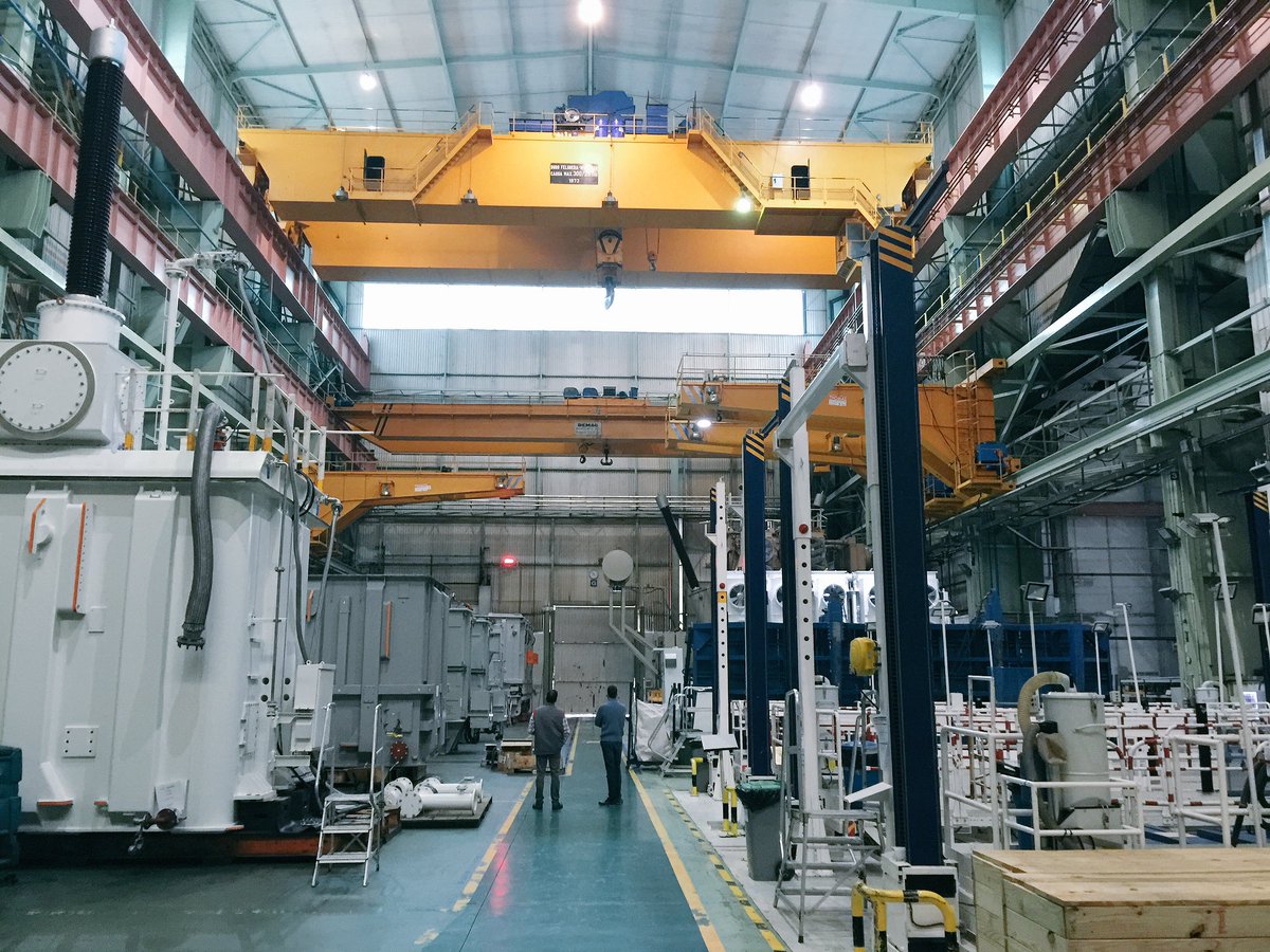 Puente grúa con capacidad máxima de 300 toneladas. ¡No te la juegues! Post-venta asegurada. Telemandos #Ikusi.