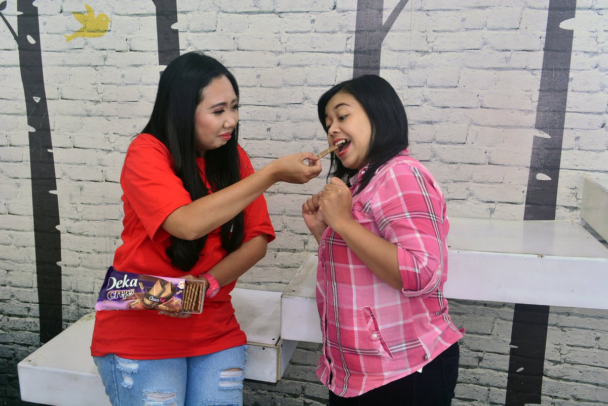 MyDian8's tweet photo. #SayItWithDeka @DekaDuaKelinci. Moment seru dengan sahabat tdk lngkp dgn Deka https://t.co/KyRuXHCG3Z