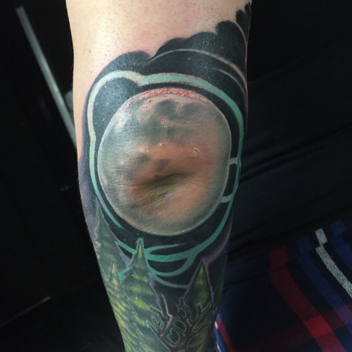 golden_yeti's tweet photo. Elbow moon session down #tattoo #moon #moontattoo #inked #ink #inkedgirl #goldenyeti https://t.co/mBjWKGrlzC