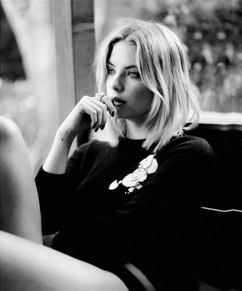 #NewHannah! Not new to RP 

•Looking for mains {#PLL} 
•Ships with Chem.  
•Descriptive If you are  
 RT!