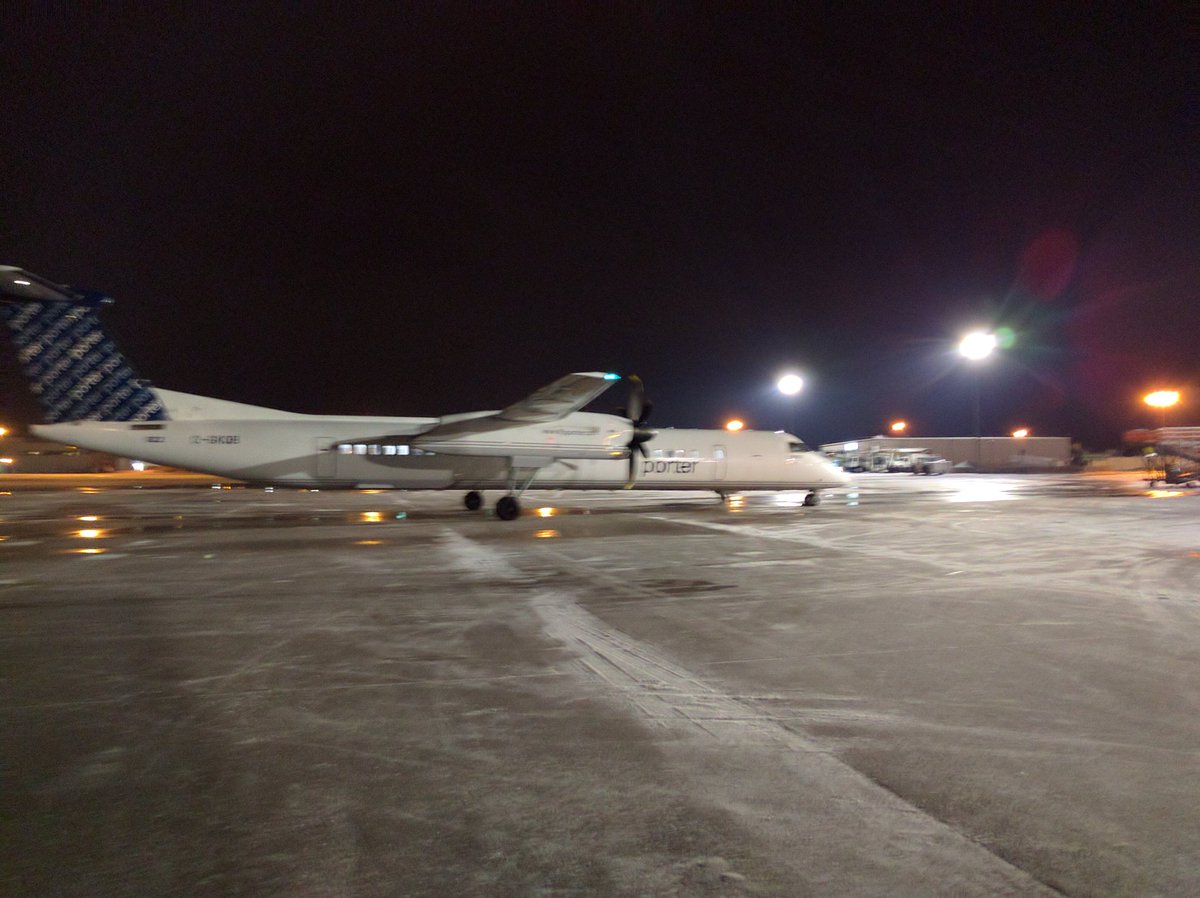luiggi78's tweet image. @porterairlines @porterairlines at least 3 flights diverted..  #fail #porterfail #paxex