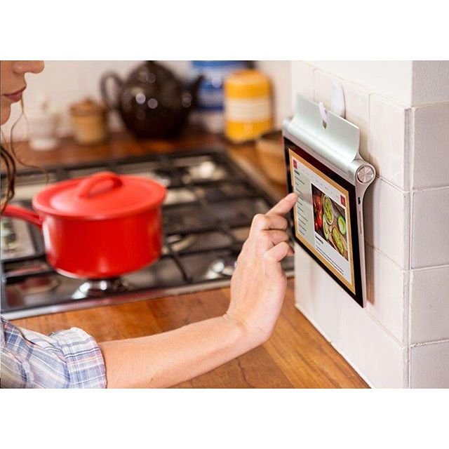 SRushambaRobin's tweet photo. #Cooking just got easier with the #YOGATablet2Pro! #HoldMode #Recipes... https://t.co/Jq5tMyeN4q #LenovoChampions https://t.co/ceg4IjqYqx