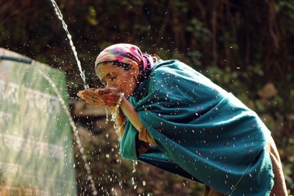 WorldBankGroup's tweet photo. 2.4B ppl lack improved sanitation. Can we put a price on #water? https://t.co/6nM2vvFseU https://t.co/FQNQxu1xer