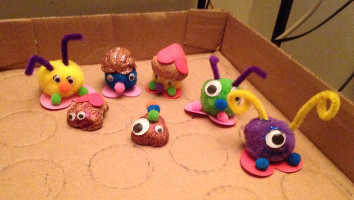 banrion73's tweet photo. #FamilyDay monster family craft. #TPFamilyDay https://t.co/t7YeAqMvdF