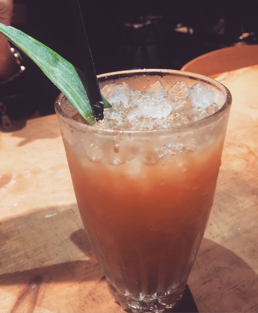 Surpringly delicious #cocktails <a href="/WynwoodDiner/">WynwoodDiner</a> like the Westside Swiize w/pineapple infused Pisco #wynwood #miami