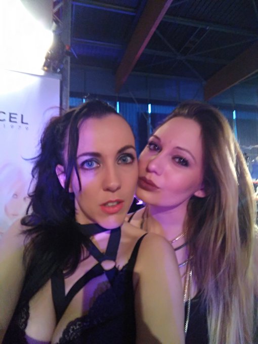 Avec @SabrinaSweetX sur le stand de @sweetprodX @Alexia_Chuck https://t.co/l44WQMHpOL<a class="tags" target="_blank" title="On Twitter" href="/?out=eyJ0eXAiOiJKV1QiLCJhbGciOiJIUzUxMiJ9.eyJpYXQiOjE3MjExNTc1NjksImlzcyI6InR3cG9ybnN0YXJzLmNvbSIsIm5iZiI6MTcyMTE1NzU2OSwiZXhwIjoxNzUyNjkzNTY5LCJyZWRpcmVjdF91cmwiOiJodHRwczovL3R3aXR0ZXIuY29tL1NhYnJpbmFTd2VldFgifQ.eqNnG0Yn9I3VCQNH-84vJiePEHFFQ86BDCFqpDx4WP9T2jKt6Fq1n-767Zr4MIA-K0XM96O0V5Id0B7bioqa8Q">@SabrinaSweetX</a><a class="tags" href="/tag/sweetprodx">@sweetprodx</a><a href="/tag/crazygirl"class="tags"><span>#crazygirl</span></a><a href="/tag/goodweekend"class="tags"><span>#goodweekend</span></a><a href="/tag/clublibertin"class="tags"><span>#clublibertin</span></a>