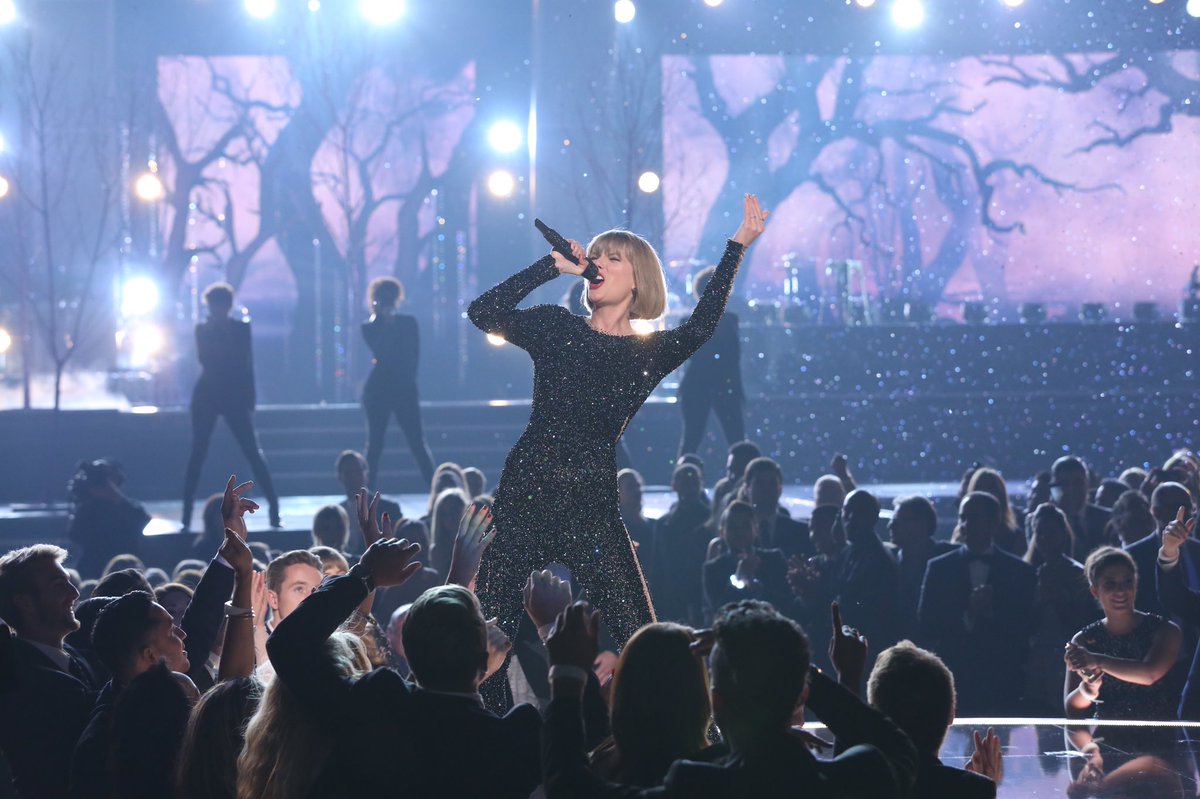 CBSNetworkPR's tweet photo. RT if you loved @taylorswift13 opening @TheGRAMMYs https://t.co/0kAsznaZVl