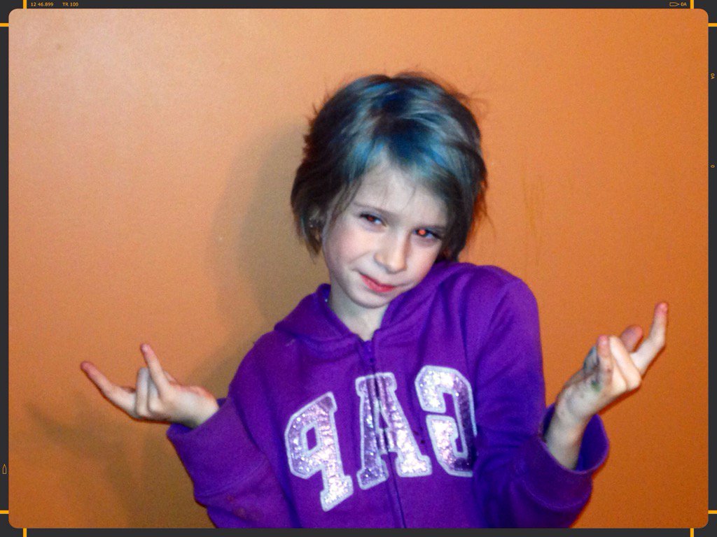 sisi4a's tweet photo. #kitcamera
Voici ma jolie stars!!! https://t.co/9JYVEJHiVv https://t.co/PT9SnqbBlb