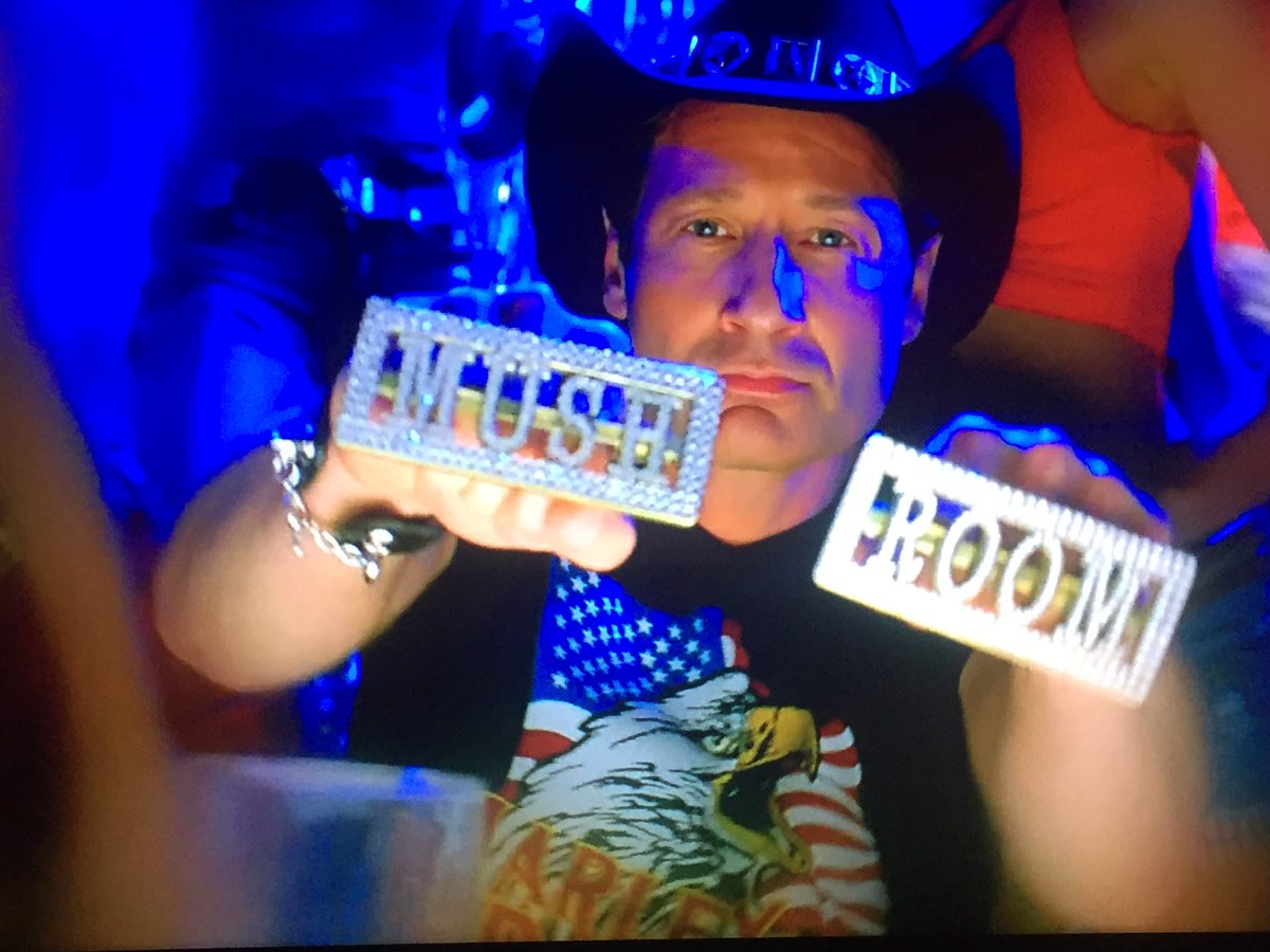 campfright's tweet image. Mulder @davidduchovny is tripping some major balls right now #TheXFiles @thexfiles