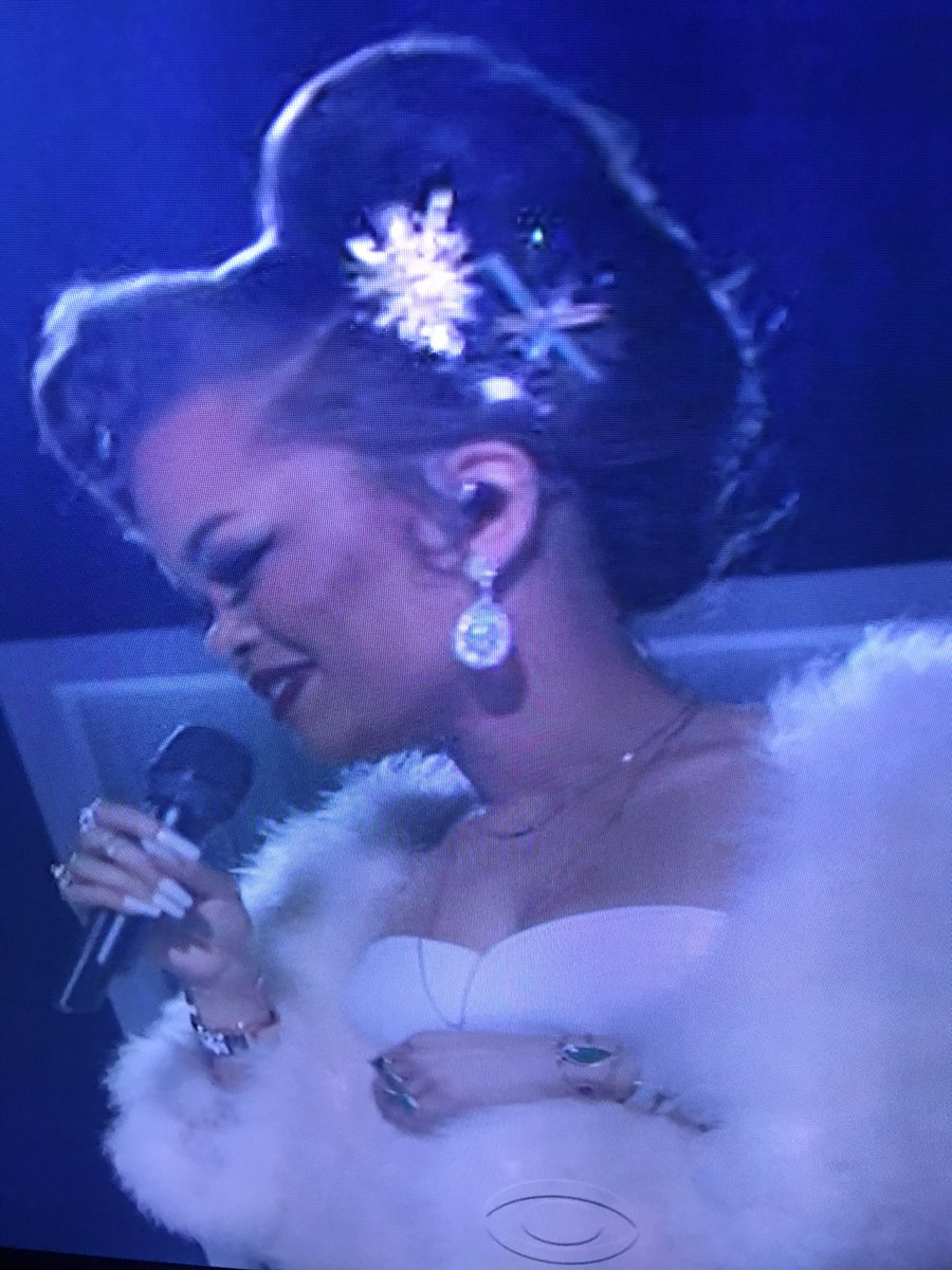 Czechmeowet's tweet photo. I love #andraday but what's up with the full inventory of #CharmingCharlie? #Grammys2016 #GRAMMYs https://t.co/phLMalSnmv