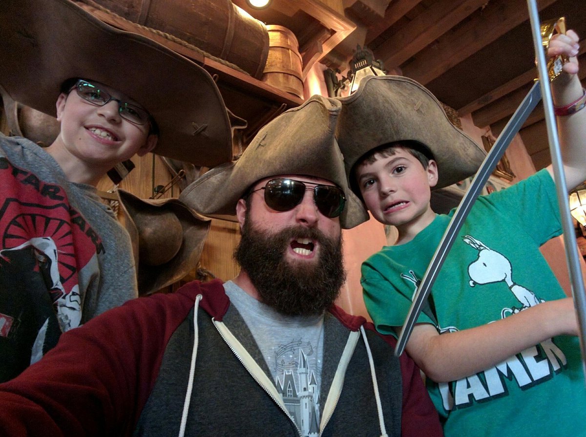 jontroller's tweet photo. YARRR! Enjoyed a great day at #MagicKingdom  with the boys! #piratesofthecaribbean https://t.co/2FlvKcRIrM