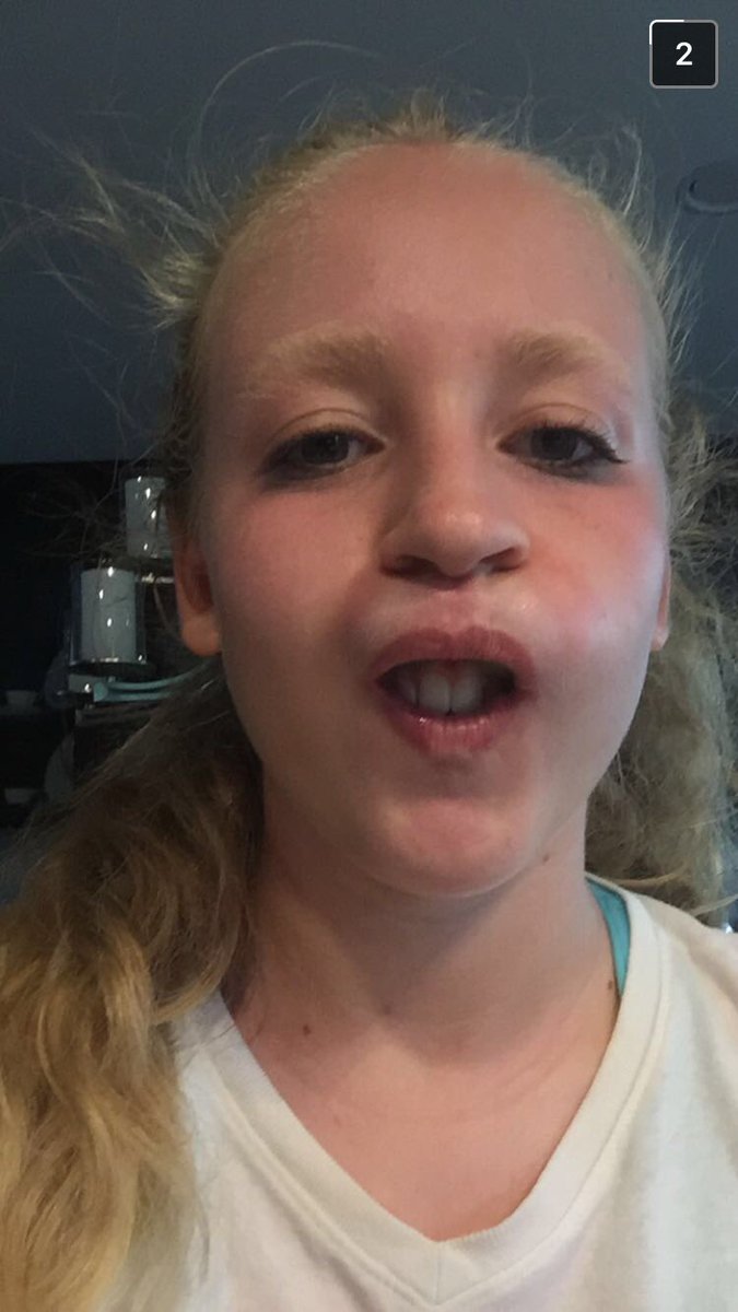 sara_kurack's tweet image. happy bday to this chick!! love u mucho shay💘💘 #modelready