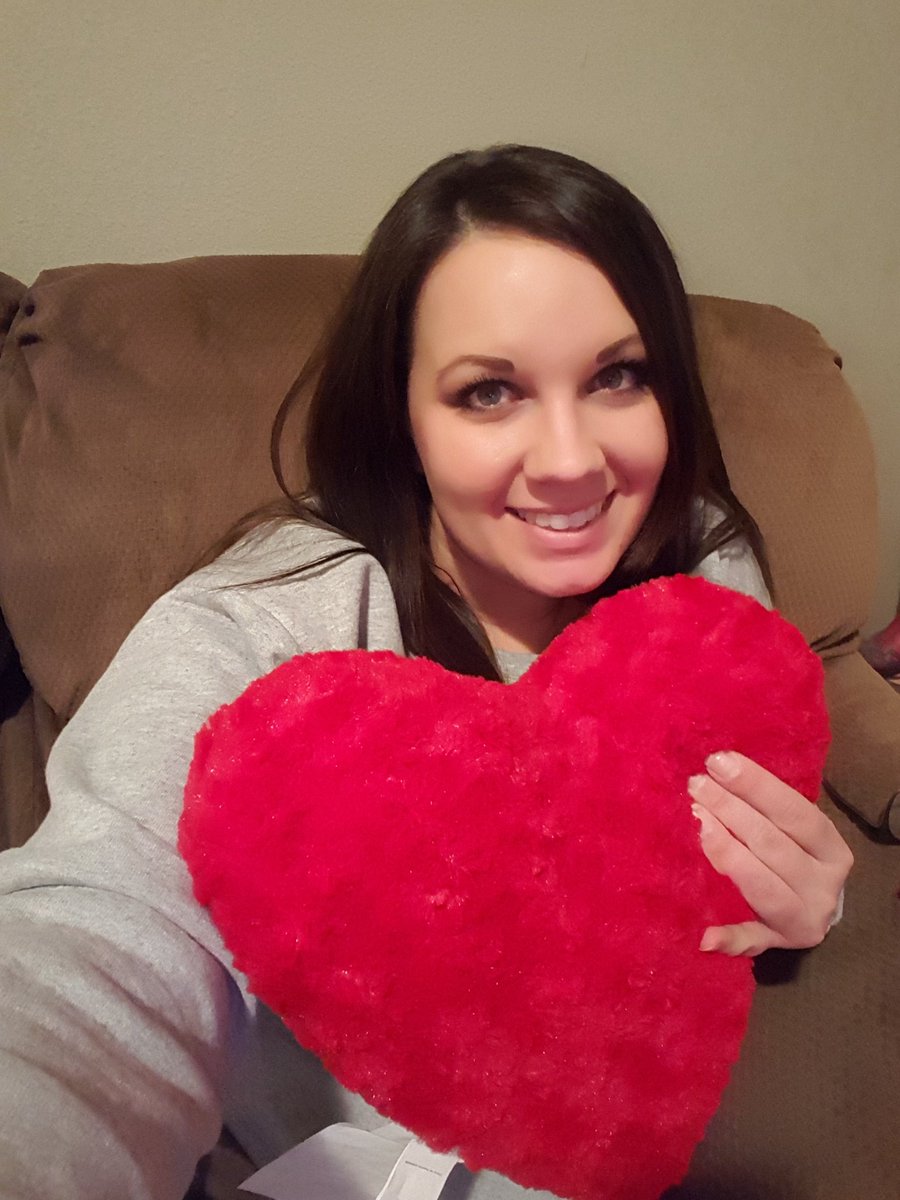 Mer_MandaD's tweet photo. Watching the bachelor! !! I heart this show! #BachelorNation #BachelorMonday #bachelor https://t.co/OQHAg5eKBq