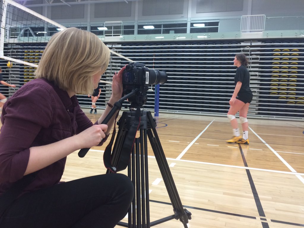 JulianneRunne's tweet photo. Shooting for the 2016 CIS Women's Volleyball Championships🏐 https://t.co/JZtxw1ntJK