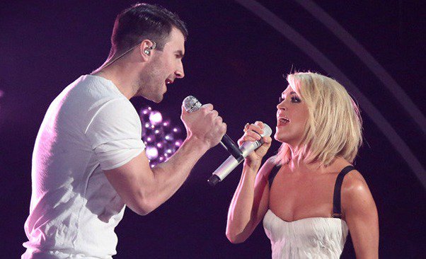 enews's tweet photo. Carrie Underwood and Sam Hunt perform two very sexy duets at the 2016 #GRAMMYs: https://t.co/9EjkdpPTYD https://t.co/8avUF6oosz