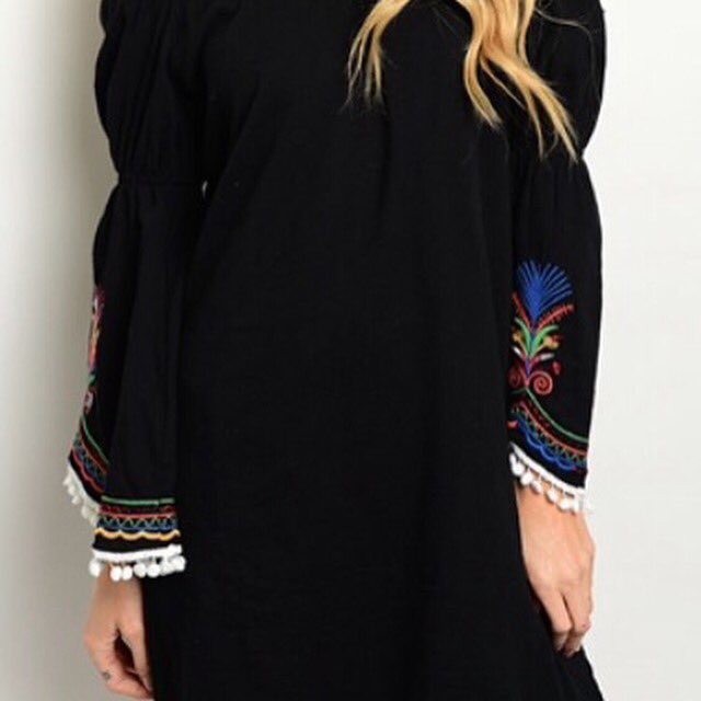 Chicks_Bricks's tweet image. Fabulous embroidered frock.S,M,L $48 Free Shipping #ChicksofftheBricks #FabulousFinds #Fashion
