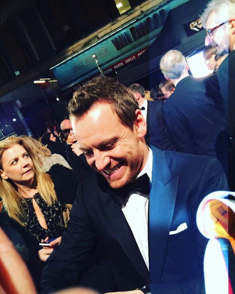 ivannsasso's tweet photo. What a man Fassbender! #bafta #EEBAFTA https://t.co/ptpLT2OD12