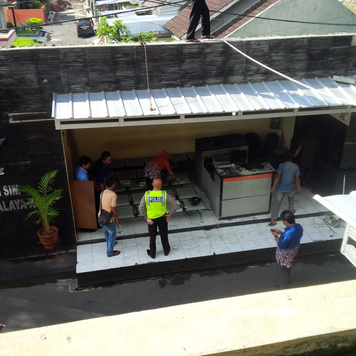 PolresTasikKota's tweet photo. Pelayanan BRI khususnya pembayaran untuk pembuatan SIM tetap berjalan seperti biasa. Kami siap melayani anda.. https://t.co/Yj5Lrk3qiv