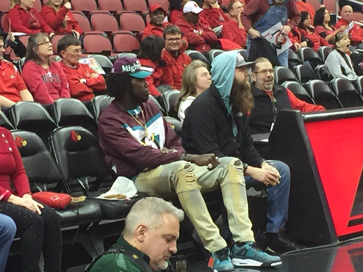 howielindsey's tweet photo. Montrezl Harrell and the youngest member of ZZ Top sitting court side @UofLWBB #ImpressiveBeard https://t.co/XG93OXRxup