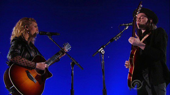 enews's tweet photo. Tori Kelly &amp; James Bay absolutely killed their #GRAMMYs performance: https://t.co/1dAhAwcuW6 https://t.co/3qPFQvyGbi
