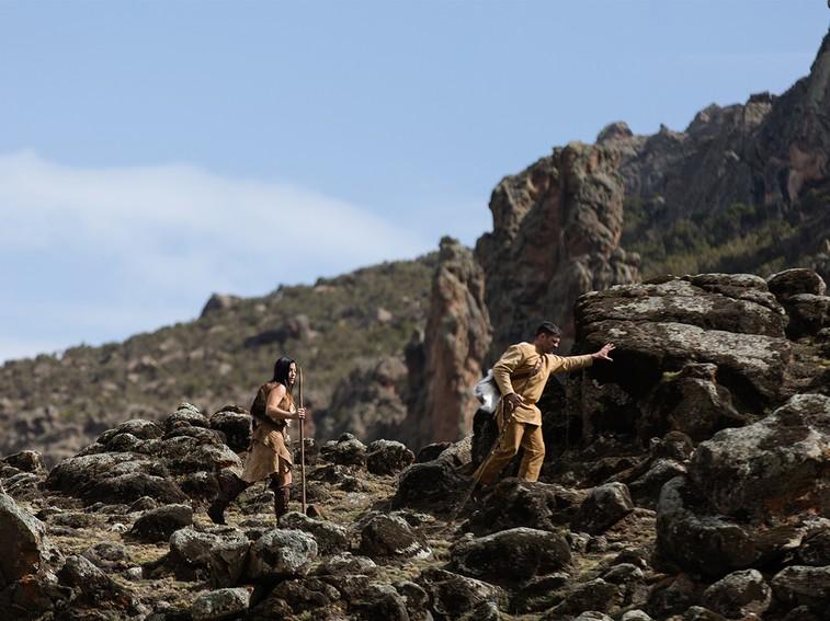 NatGeoTV's tweet photo. On Now: @DrBillSchindler and Cat go to Ethiopia, where Homo sapiens first walked the earth #GreatHumanRace #GHRchat https://t.co/dg5y9Xzrue